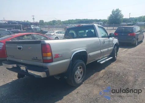 2000 Chevrolet Silverado 1500 Ls z USA, uszkodzony, nr VIN 1GCEK14T4YE213610